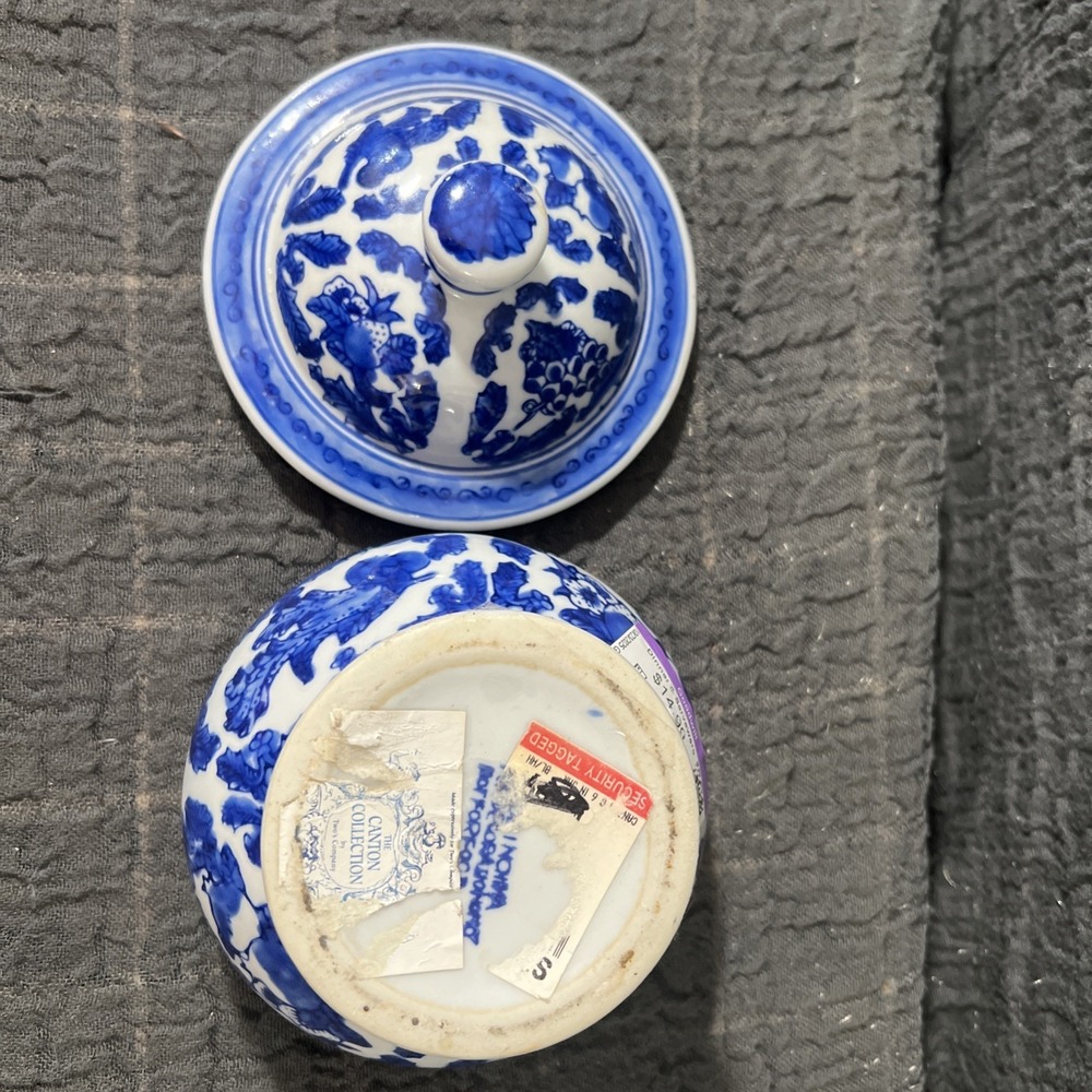 Blue White Round Floral Ceramic Footed Jar Urn Lid Decorative China Chinoiserie - Picture 5 of 7
